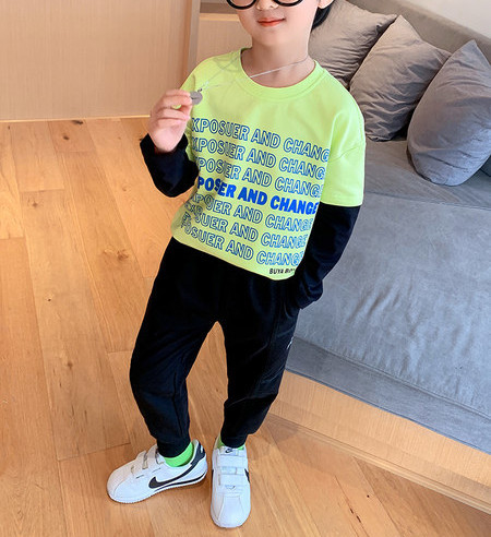 Παιδικό ανοιξιάτικο σετ για αγόρια - μπλούζα και παντελόνι