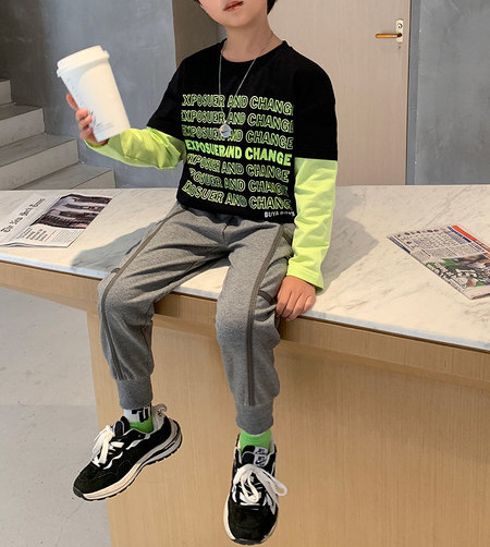 Παιδικό ανοιξιάτικο σετ για αγόρια - μπλούζα και παντελόνι