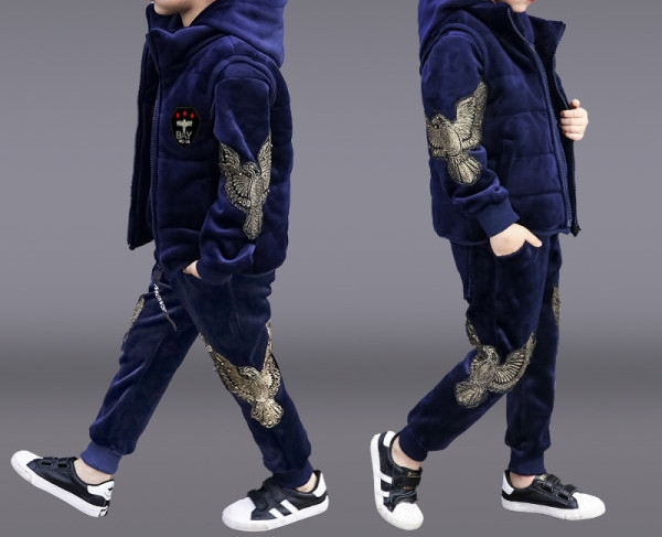 Σύγχρονο παιδικό σετ από δύο μέρη για αγόρια σε μαύρο χρώμα