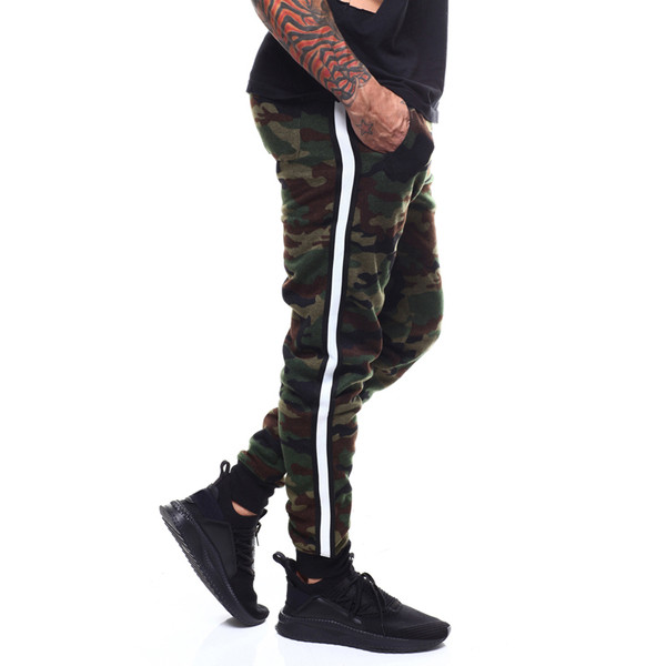 Ανδρικό μακρύ παντελόνι με μοτίβο καμουφλάζ