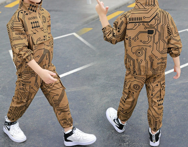 Παιδικό κοστούμι σε μαύρο και μπεζ χρώμα κατάλληλο για αγόρια