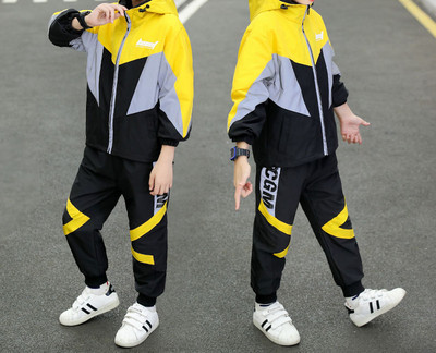 Dječji sportski set s natpisima za dječake