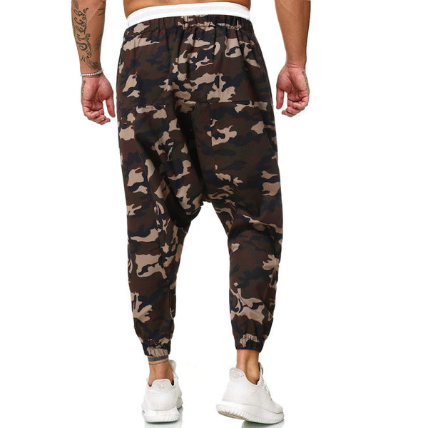 Vyriškos kelnės su kamufliažiniu dešiniuoju plataus modelio