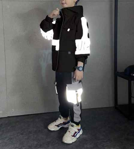 Παιδικά καθημερινά αθλήματα σε διαφορετικά χρώματα για αγόρια