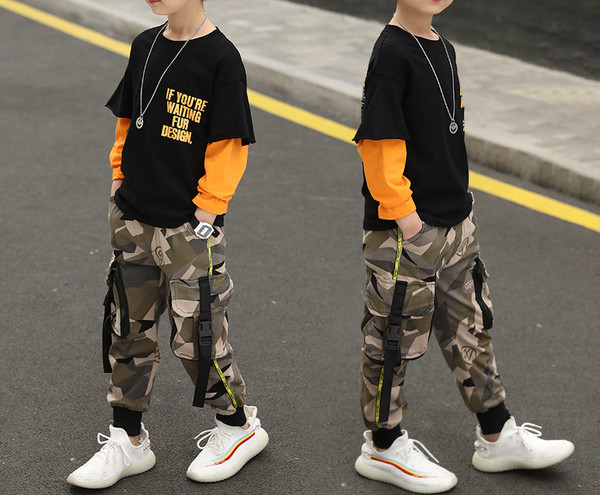 Παιδικό σετ από δύο μέρη με σχέδιο καμουφλάζ