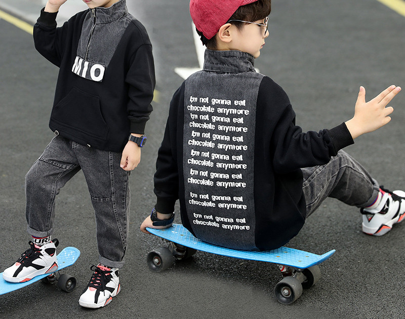 Παιδικό σετ φούτερ και τζιν για αγόρια