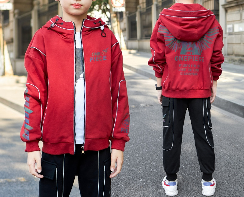 Dječji dnevni set u tri boje s kapuljačom za dječake