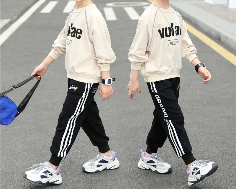 Dječji sportski set iz dva dijela za dječake