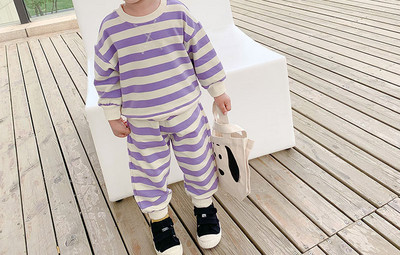 Παιδικό ριγέ σετ  σε δύο μέρη για αγόρια