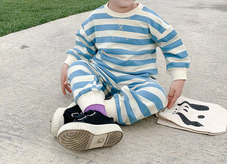 Παιδικό ριγέ σετ  σε δύο μέρη για αγόρια