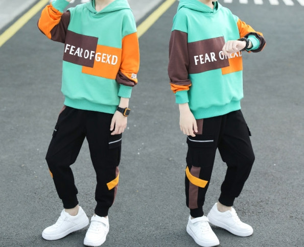 Καθημερινό σετ  νέο μοντέλο σε τρία χρώματα κατάλληλα για αγόρια