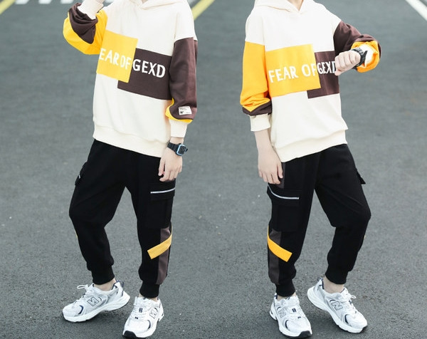 Καθημερινό σετ  νέο μοντέλο σε τρία χρώματα κατάλληλα για αγόρια