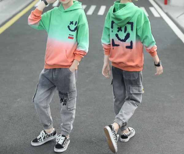 Καθημερινό σετ  νέο μοντέλο σε τρία χρώματα κατάλληλα για αγόρια