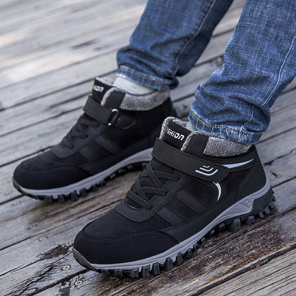 Novi model planinarskih cipela za muškarce i žene u više boja