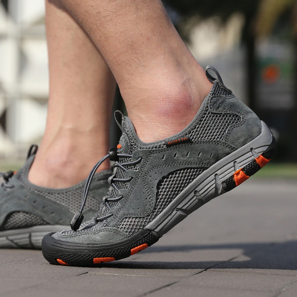 Αντιολισθητικές καλοκαιρινές ανδρικές μπότες πεζοπορίας - δύο μοντέλα