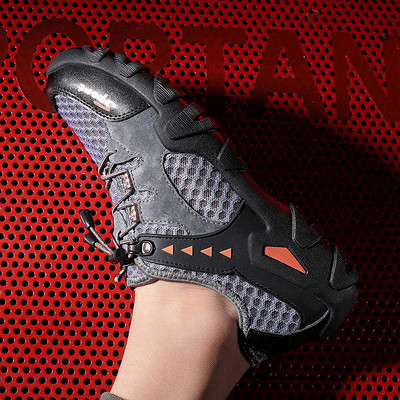 Ανδρικά παπούτσια πεζοπορίας  σε τρία χρώματα