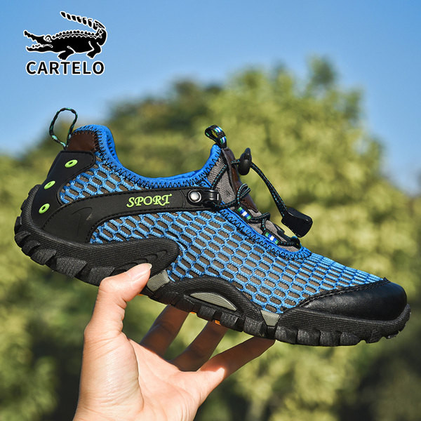 Ανοιξιάτικες μπότες πεζοπορίας με αντιολισθητική σόλα