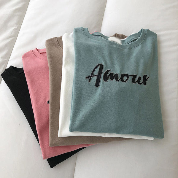 Ženska majica s natpisom i okruglim izrezom