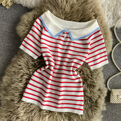 Γυναικεία ριγέ μπλούζα με κοντά μανίκια και κλασικό κολάρο