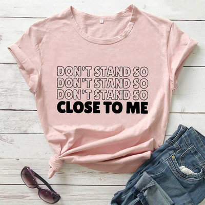 Γυναικείο μπλουζάκι με απλικέ και κοντό μανίκι