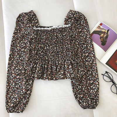 Sieviešu blūze ar kvadrātveida kakla izgriezumu un garām piedurknēm