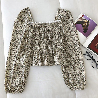 Sieviešu blūze ar kvadrātveida kakla izgriezumu un garām piedurknēm