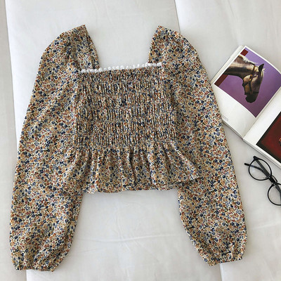 Sieviešu blūze ar kvadrātveida kakla izgriezumu un garām piedurknēm