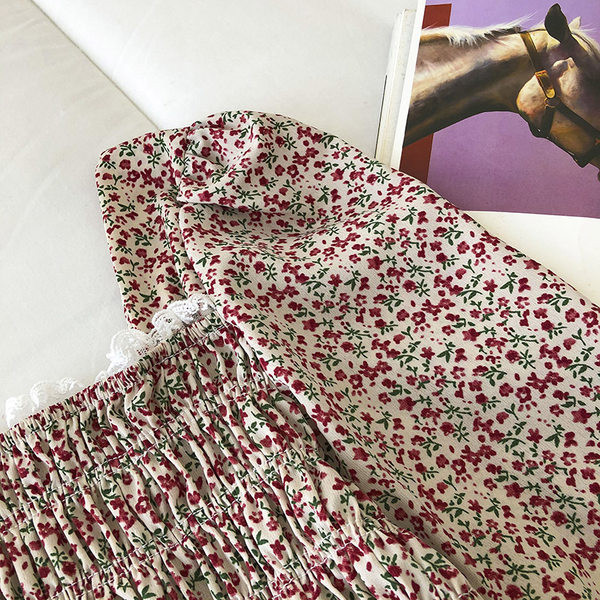 Sieviešu blūze ar kvadrātveida kakla izgriezumu un garām piedurknēm