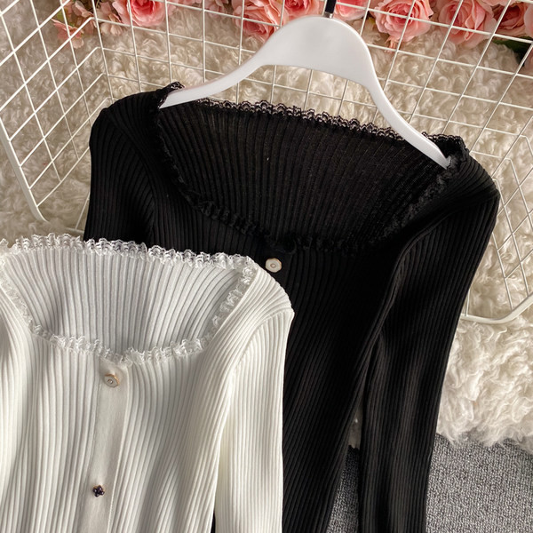 Ženska ležerna bluza s gumbima i čipkom