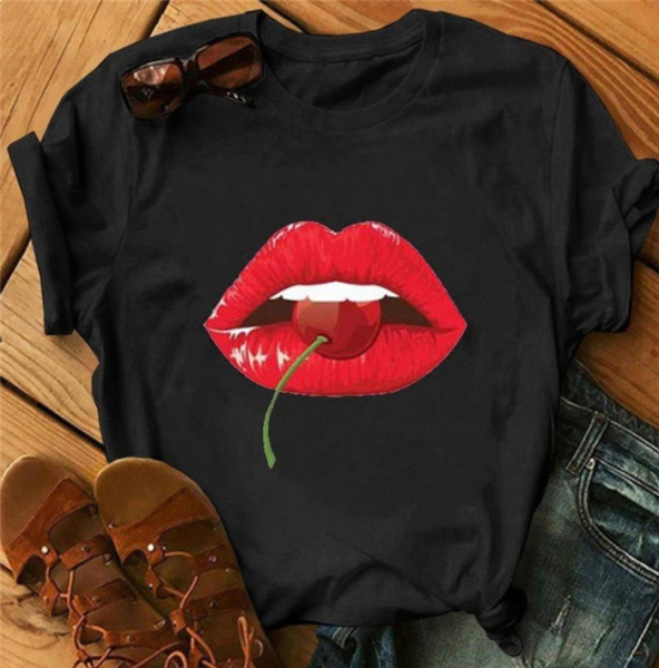 Ležerna ženska majica s kratkim rukavima i aplikacijom