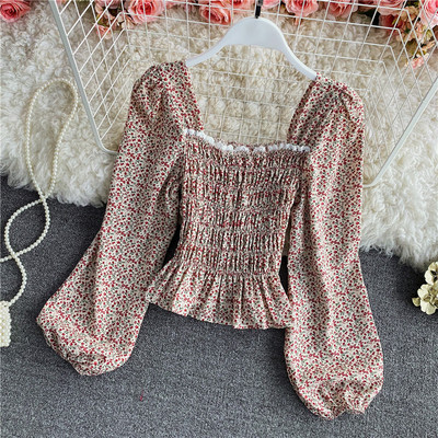 Γυναικεία casual μπλούζα με τετράγωνο ντεκολτέ και λουλουδάτο μοτίβο