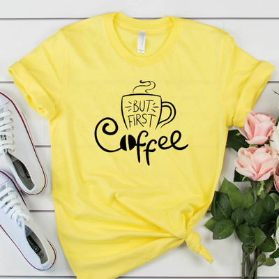 Casual γυναικείο μπλουζάκι με απλικέ και οβάλ ντεκολτέ