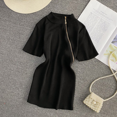 Γυναικεία μπλούζα με κοντά μανίκια και φερμουάρ σε λευκό και μαύρο χρώμα