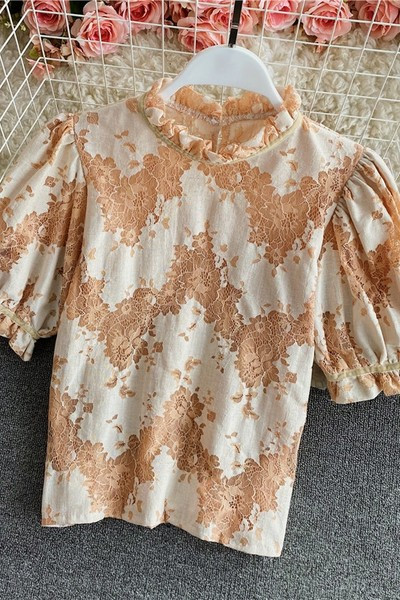 Ženska ležerna bluza s visokim ovratnikom i kratkim rukavima