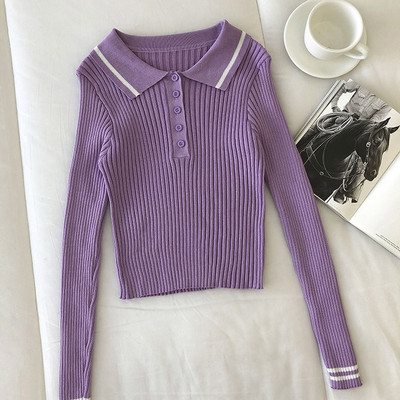 Μοντέρνα γυναικεία μπλούζα με κλασικό γιακά και κουμπιά