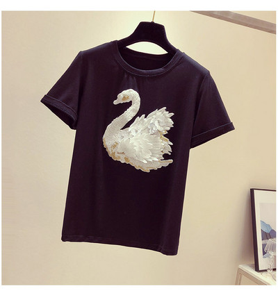 Moderna ženska bluza ukrašena perjem i šljokicama