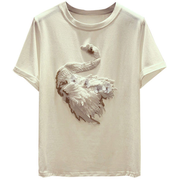 Moderna ženska bluza ukrašena perjem i šljokicama