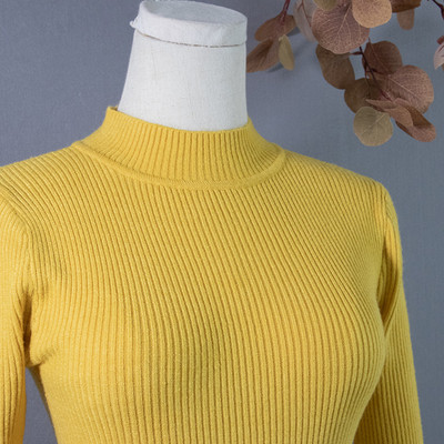 Γυναικεία κοτλέ μπλούζα με οβάλ λαιμόκοψη