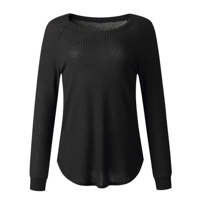 Ženska ležerna bluza s ovalnim izrezom primjerena za proljeće