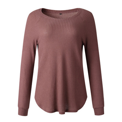 Ženska ležerna bluza s ovalnim izrezom primjerena za proljeće