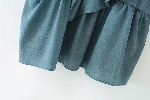 Ženska ležerna bluza s kovrčama i špic izrezom