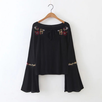 Ženska bluza s izvezenim cvjetovima i lotos rukavima