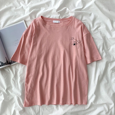 Ležeran široki model ženske majice s ovalnim izrezom