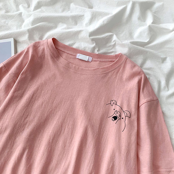 Ležeran široki model ženske majice s ovalnim izrezom