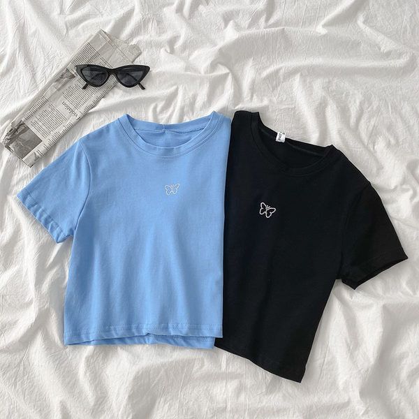 Ženska kratka majica s kamenčićima i ovalnim izrezom