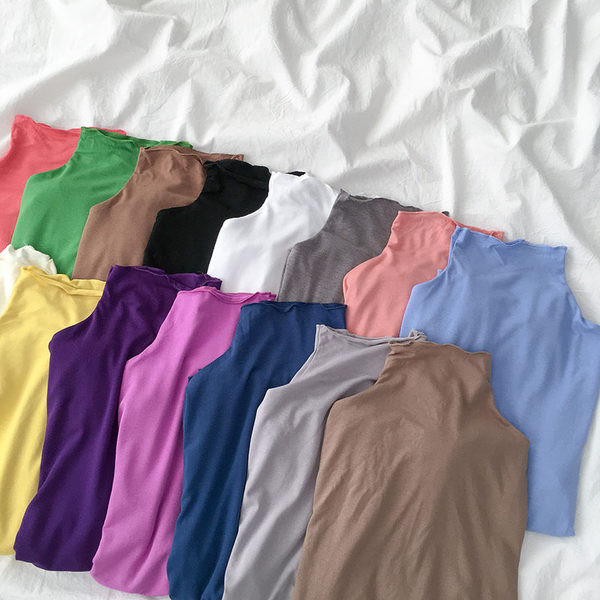 Sieviešu blūzes vienkāršs modelis ar augstu apkakli