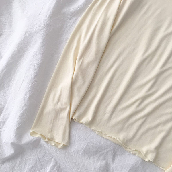 Sieviešu blūzes vienkāršs modelis ar augstu apkakli