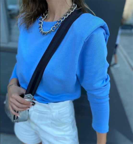 Novi model obične ženske bluze sa ovalnim izrezom