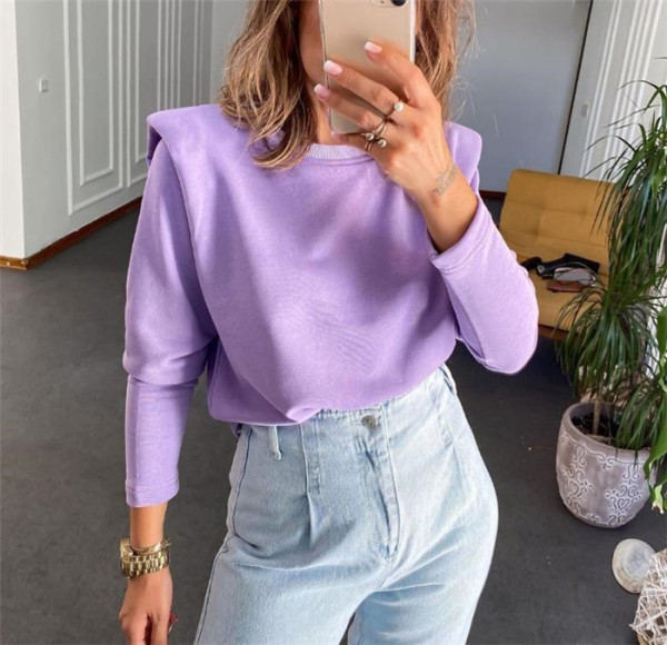 Novi model obične ženske bluze sa ovalnim izrezom