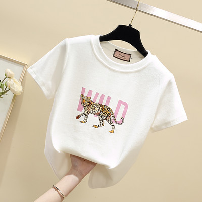 Γυναικείο μπλουζάκι με οβάλ λαιμόκοψη και απλικέ